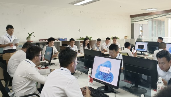 為推進BIM技術(shù)在市政、公路工程建設(shè)中的高效應用，選拔、儲備BIM關(guān)鍵技能崗位優(yōu)秀人才，加快高技能人才隊伍建設(shè)，在全司范圍內(nèi)形成重視技能、尊重技能人才的良好氛圍，8月23日，由交科公司工會主辦的202