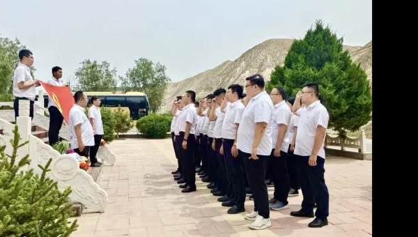 自2020年5月成立以來(lái)，四公司黨支部不斷將紅色引擎的驅(qū)動(dòng)力深度融入生產(chǎn)經(jīng)營(yíng)工作全鏈條，推動(dòng)各項(xiàng)工作持續(xù)向好、節(jié)節(jié)攀升，成為推動(dòng)企業(yè)高質(zhì)量發(fā)展的堅(jiān)強(qiáng)戰(zhàn)斗堡壘。筑牢思想根基強(qiáng)化政治引領(lǐng)四公司黨支部始終把